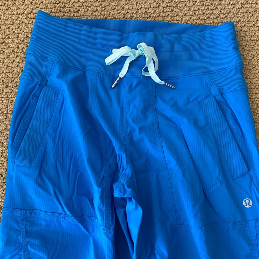 NWOT LULULEMON STUDIO PANT UNLINED SIZE 2. HTF!